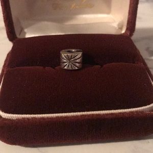 Authentic Pandora burst spacer clip